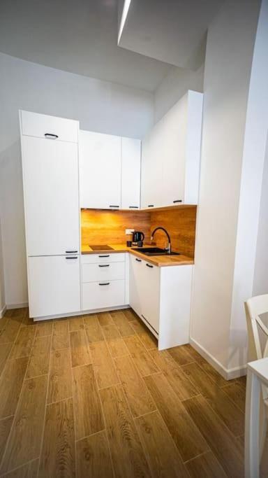 Stylish Apartment In Varsó Kültér fotó