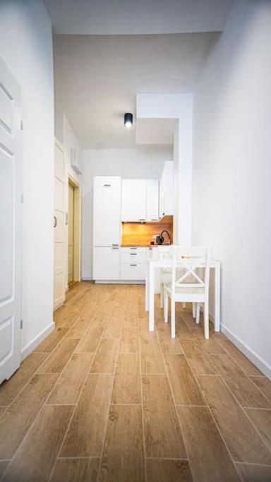 Stylish Apartment In Varsó Kültér fotó
